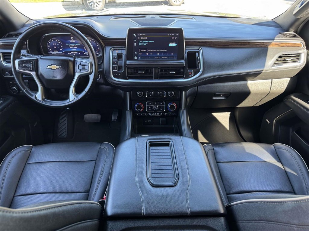 2023 Chevrolet Suburban Premier photo 2