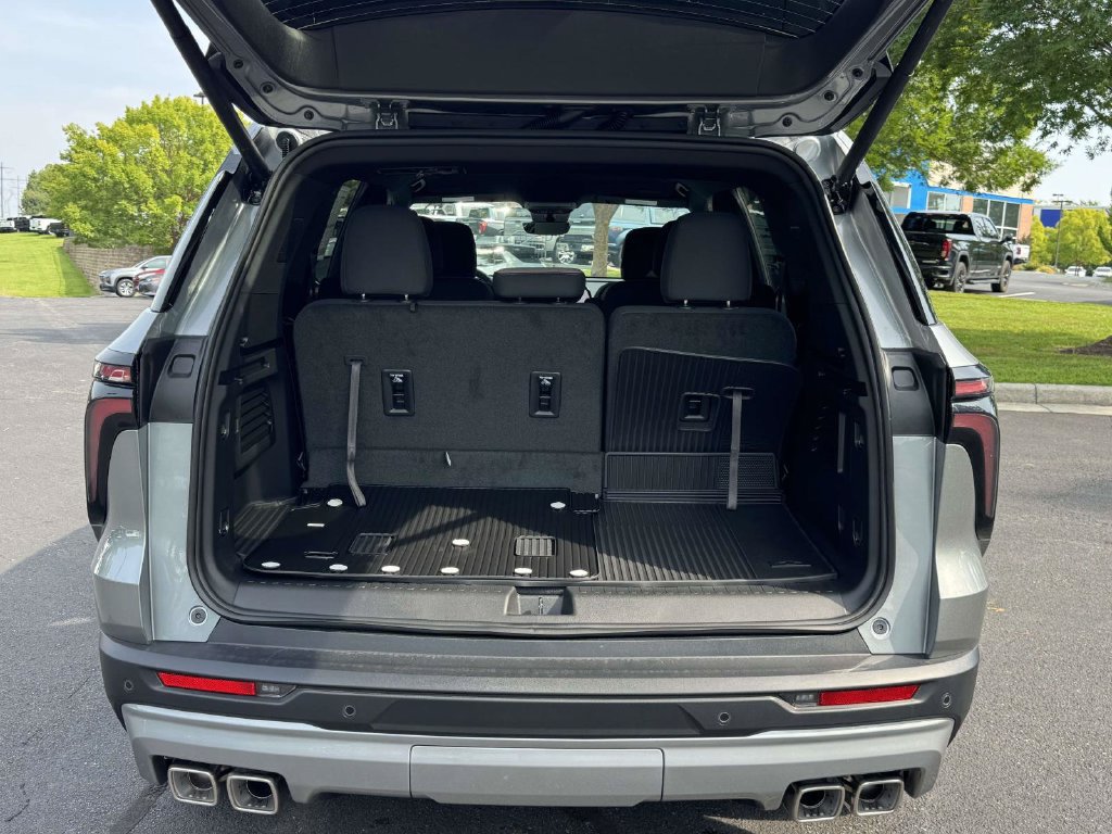 2027 Chevrolet Traverse LT - Photo 16