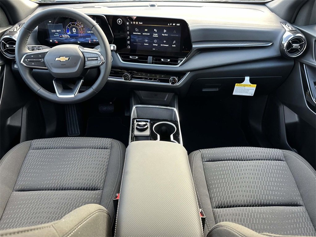 2026 Chevrolet Equinox LT photo 2