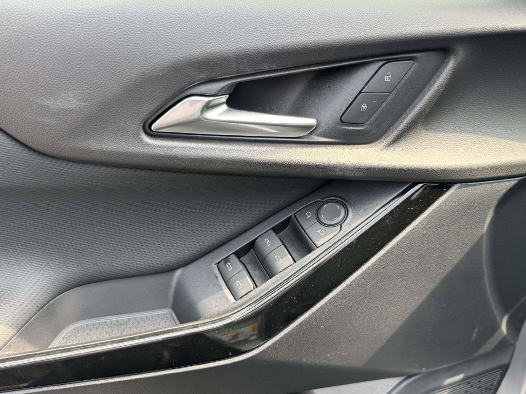 2027 Chevrolet Equinox LT - Photo 18