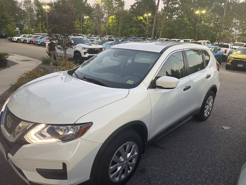 2019 Nissan Rogue S photo 3