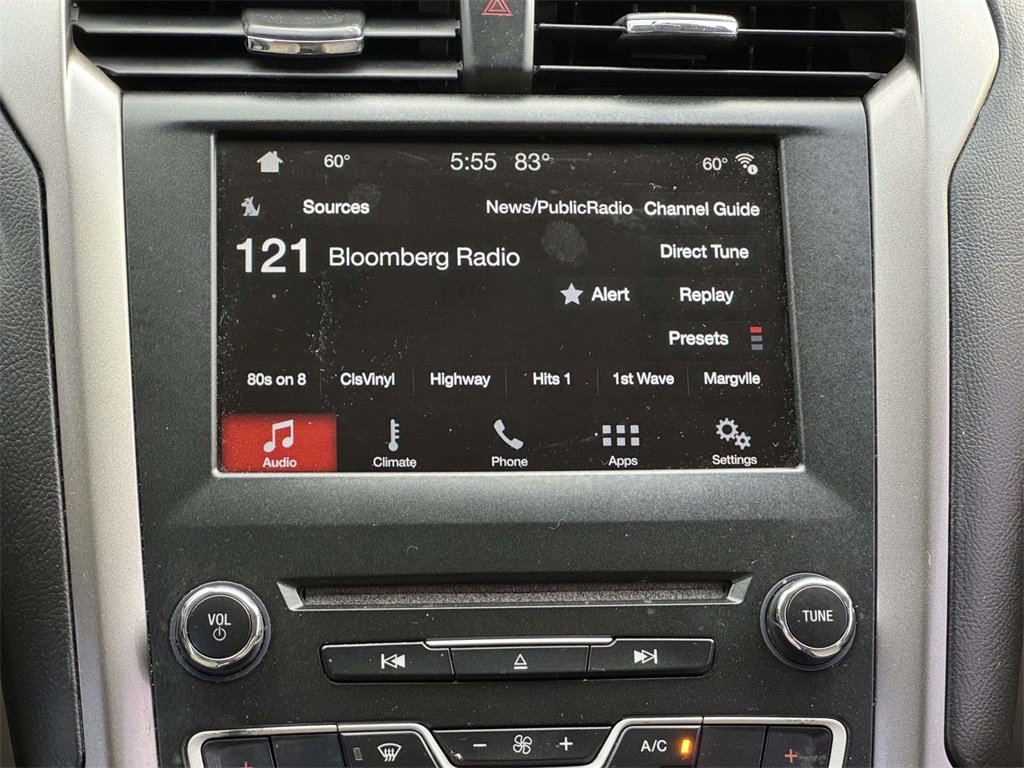 2018 Ford Fusion SE photo 4