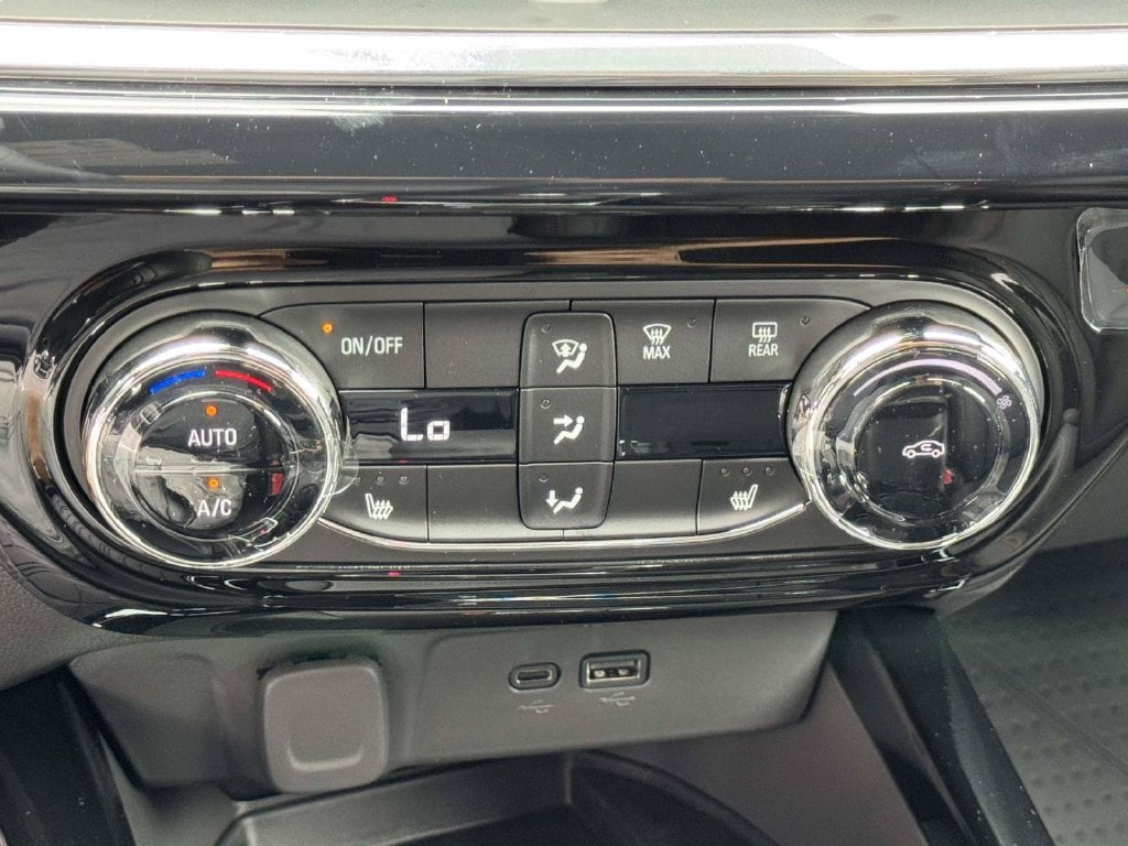 2026 Chevrolet Trax RS - Photo 6