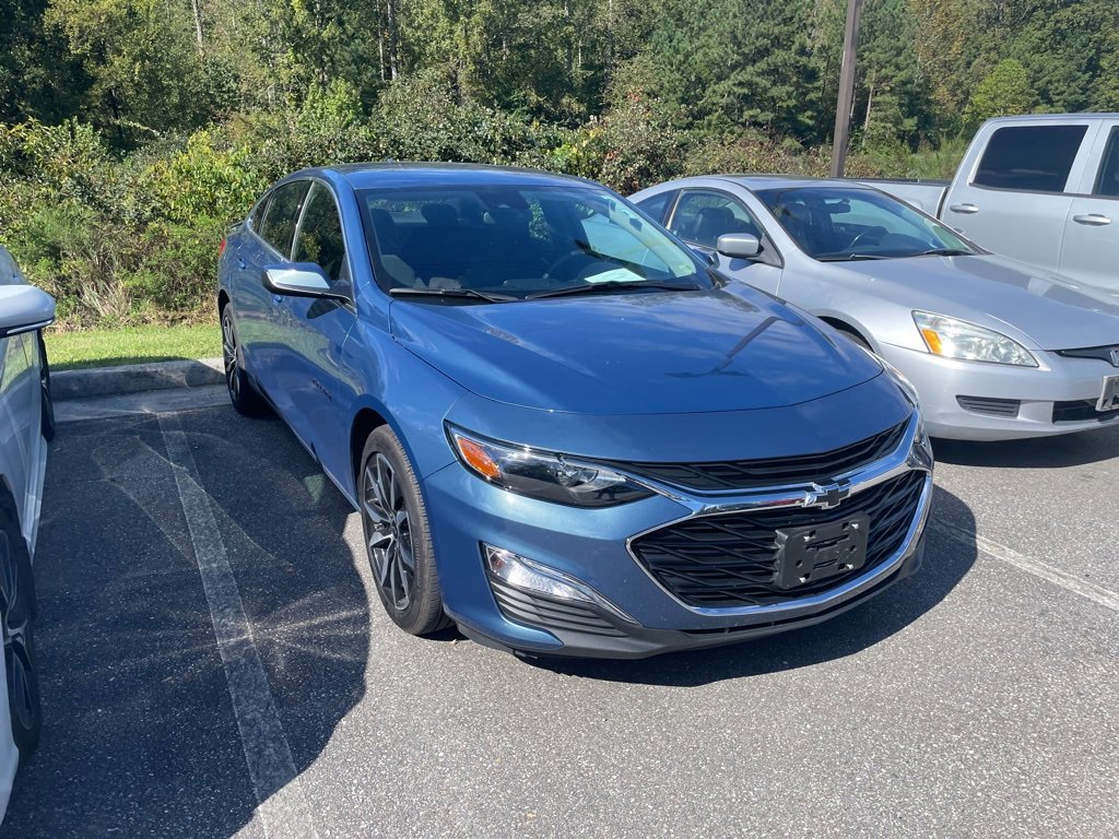 2025 Chevrolet Malibu RS photo 2