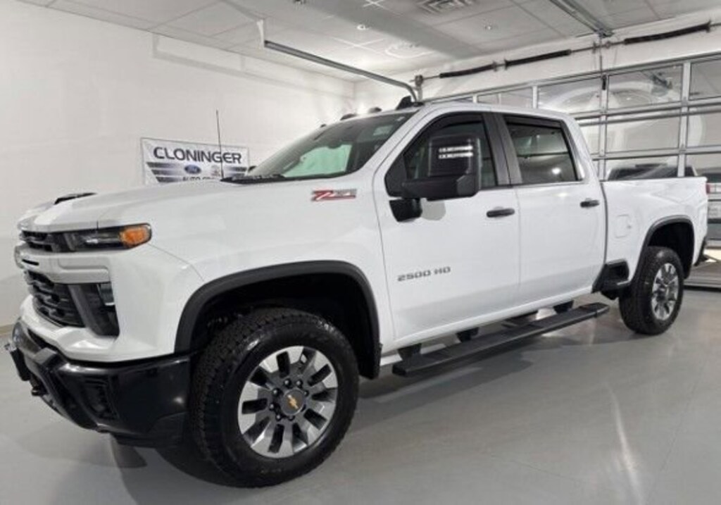 Used 2024 Chevrolet Silverado 2500 HD Custom Truck