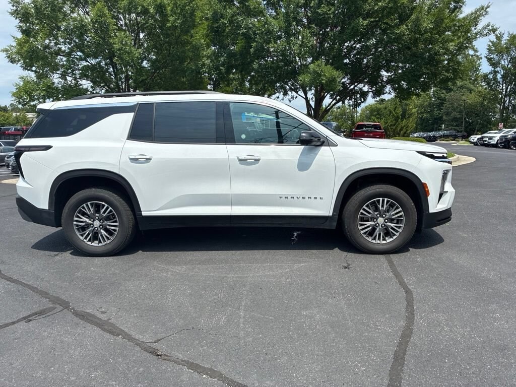 Used 2026 Chevrolet Traverse LT SUV
