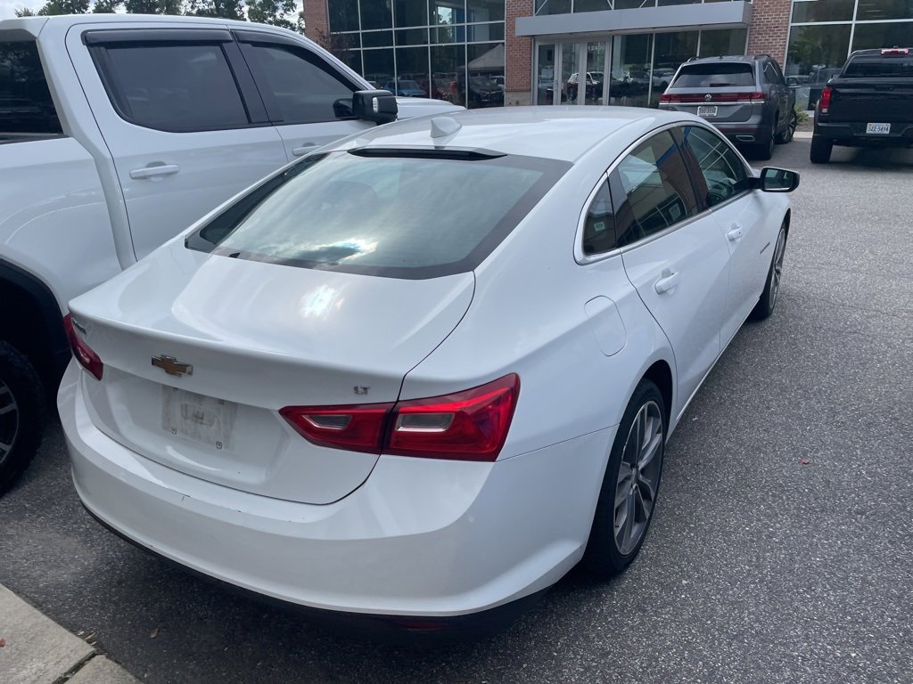 2023 Chevrolet Malibu 1LT photo 2
