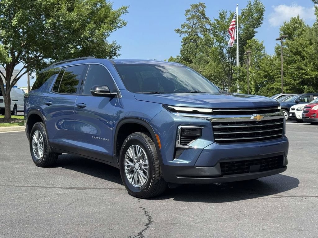 Used 2026 Chevrolet Traverse LT SUV