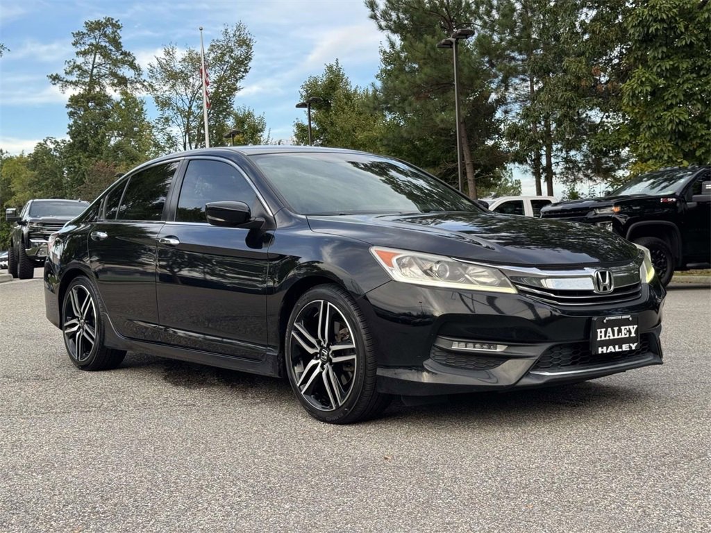 2017 Honda Accord Sport photo 2