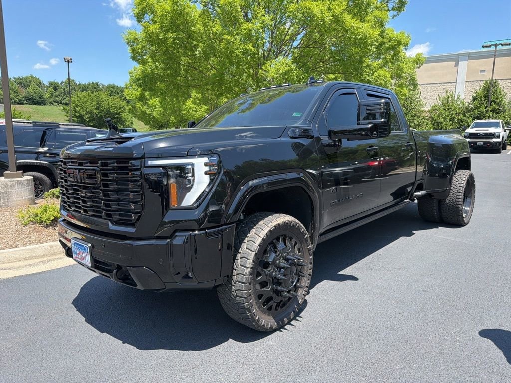 2025 GMC Sierra 4WD Crew Cab LB DRW Denali Ultimate's photo