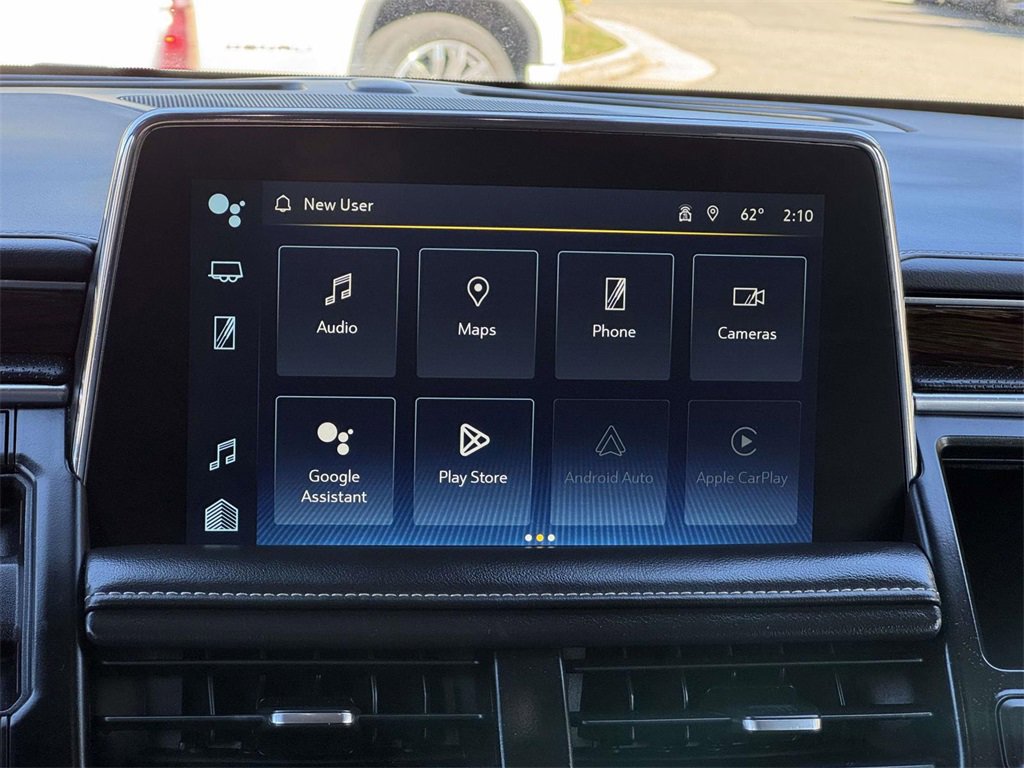 2023 Chevrolet Suburban Premier photo 3