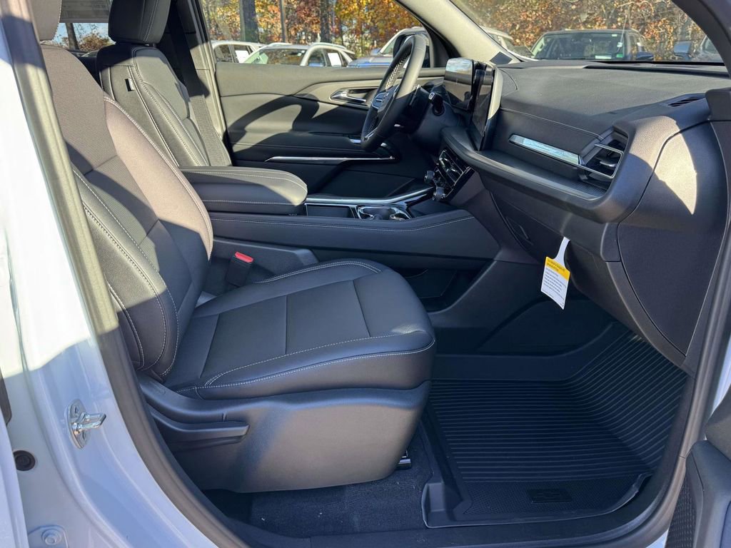 2026 Chevrolet Traverse LT - Photo 13