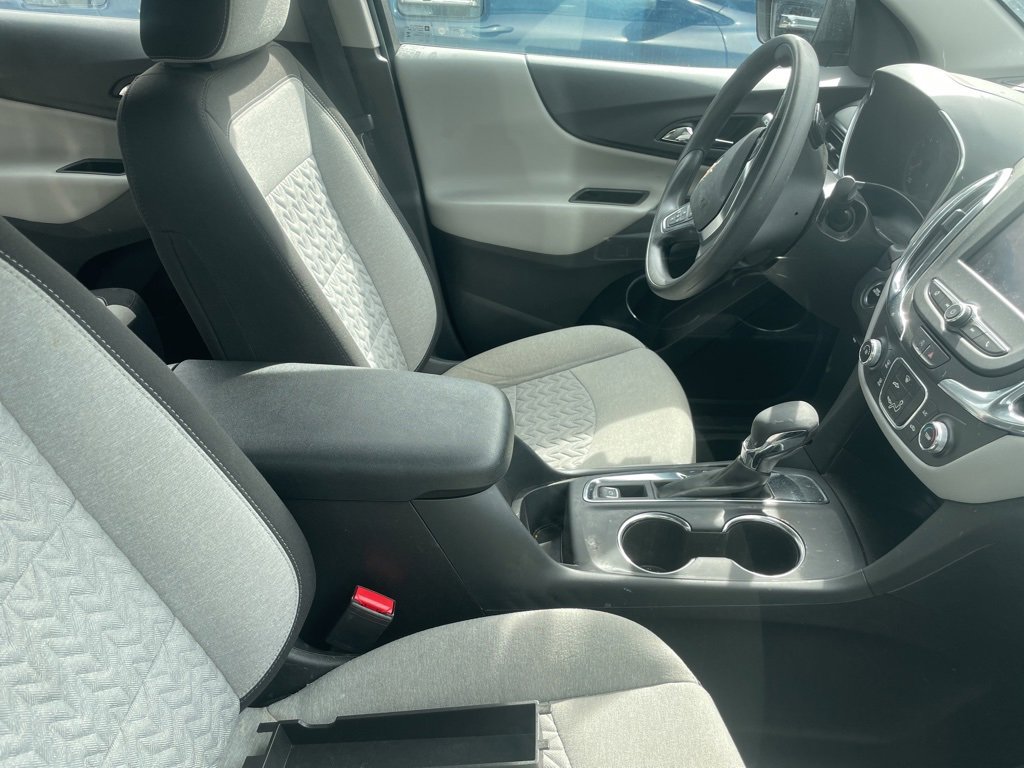 2024 Chevrolet Equinox LS photo 3