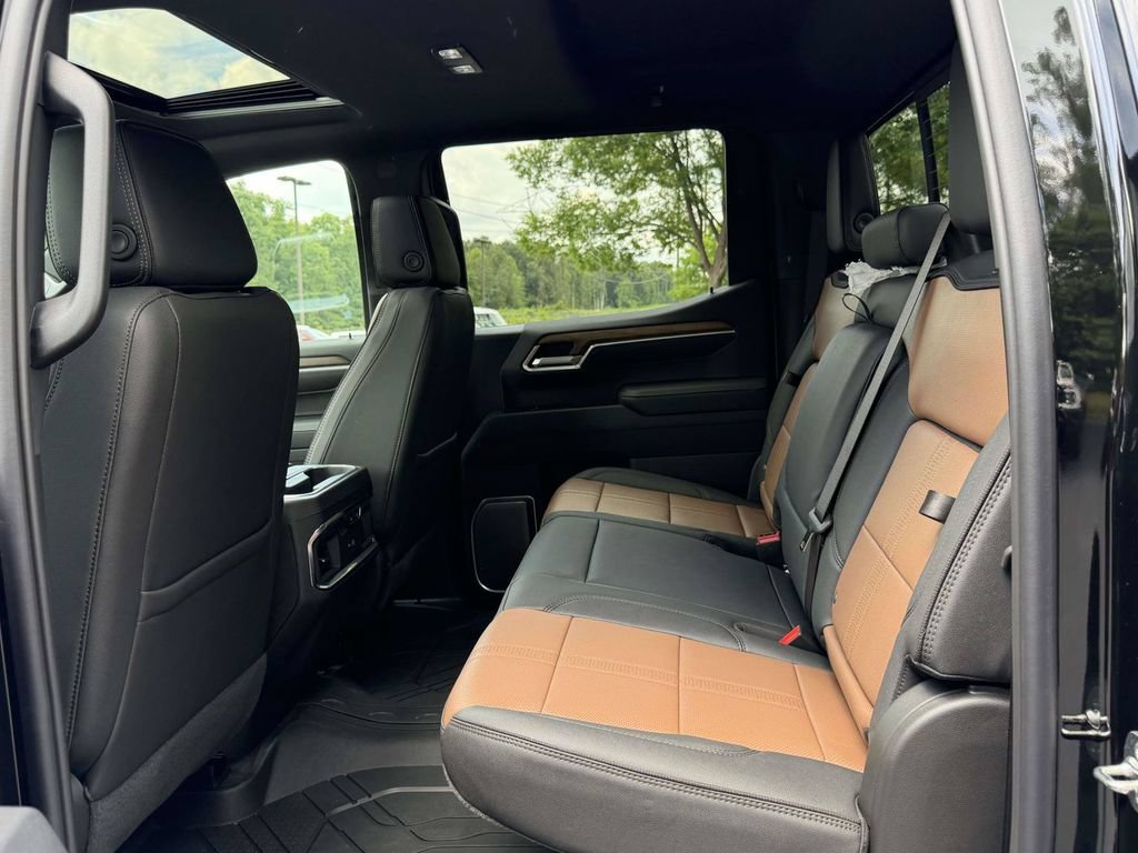 2026 Chevrolet Silverado 1500 High Country - Photo 15