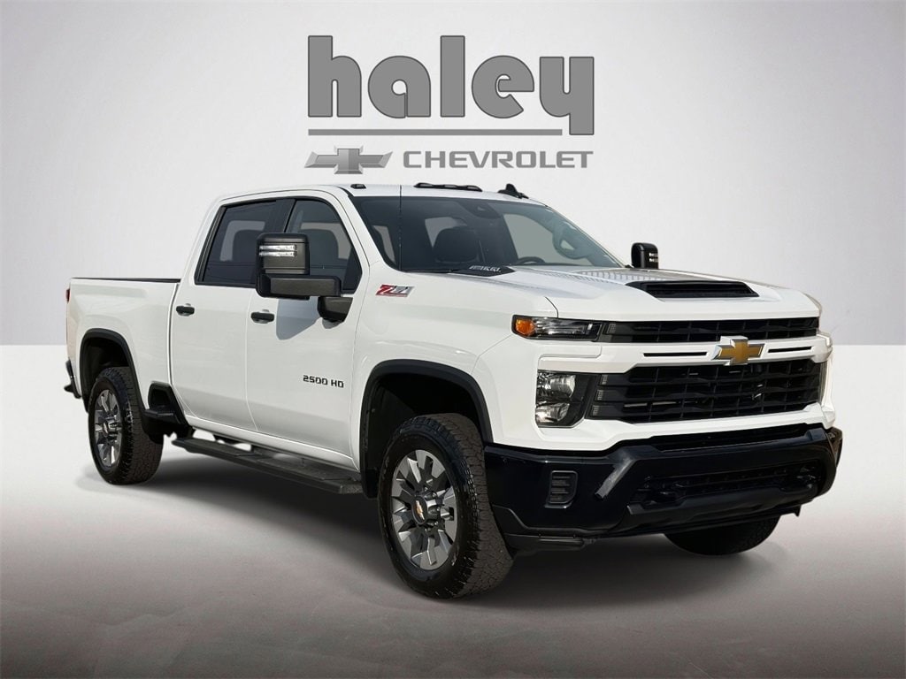 2024 Chevrolet Silverado 2500HD Custom's photo