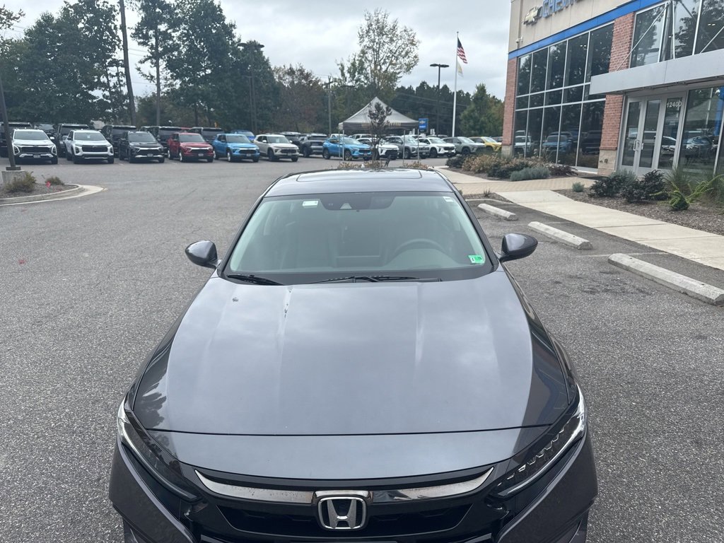 2018 Honda Accord Touring 1.5T photo 2