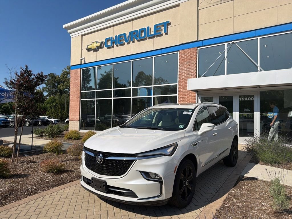2023 Buick Enclave Essence AWD's photo