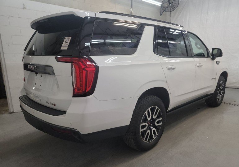 2021 Gmc Yukon AT4 photo 3