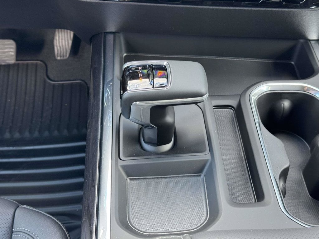 2026 Chevrolet Silverado 1500 LTZ - Photo 7