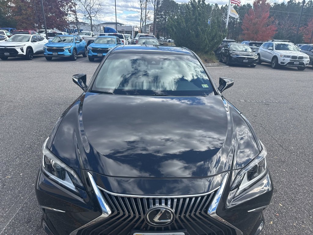 2019 Lexus ES 350 Ultra Luxury photo 2