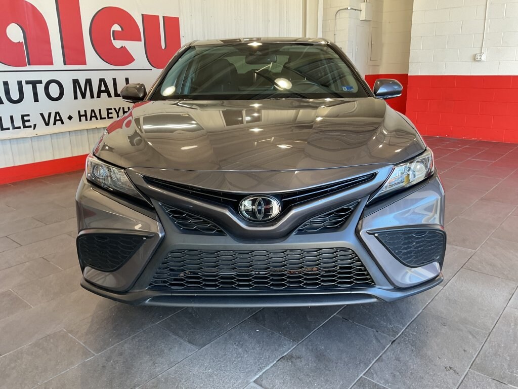 Used 2024 Toyota Camry SE Sedan