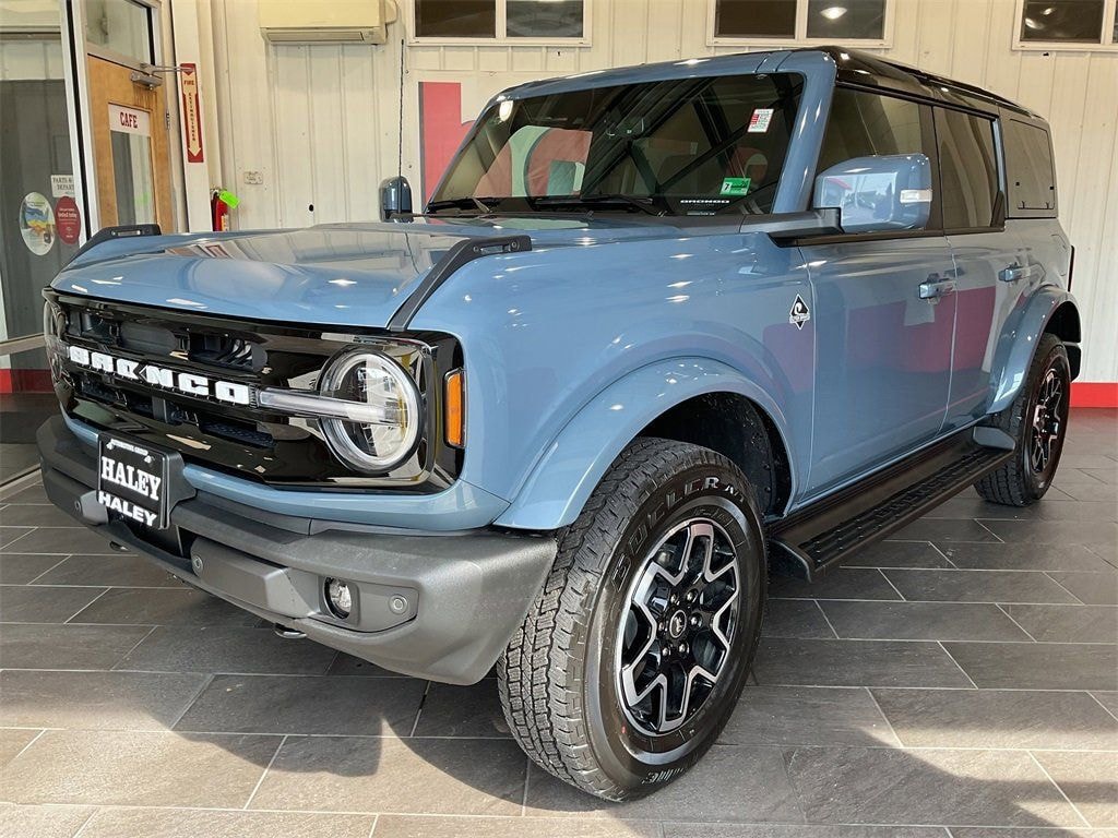 New 2025 Ford Bronco Outer Banks SUV