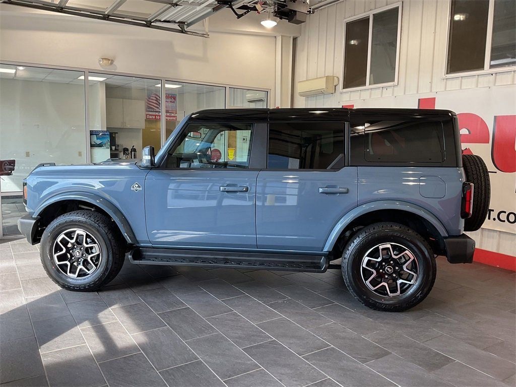 New 2025 Ford Bronco Outer Banks SUV