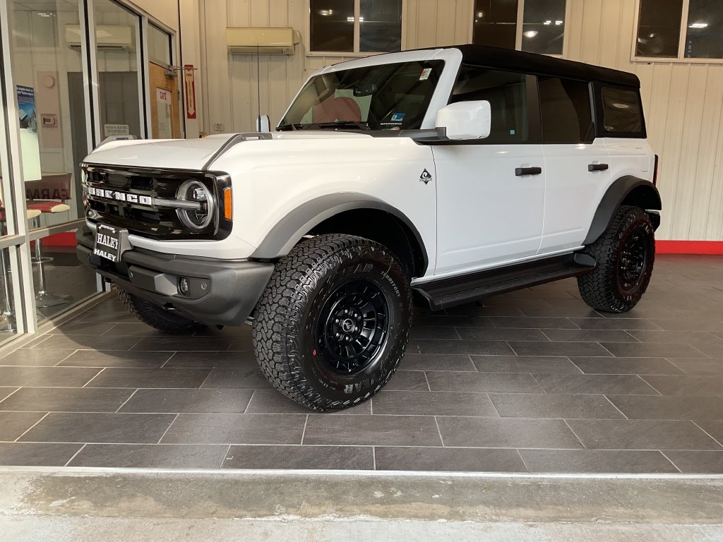 2026 Ford Bronco Outer Banks&reg; SUV