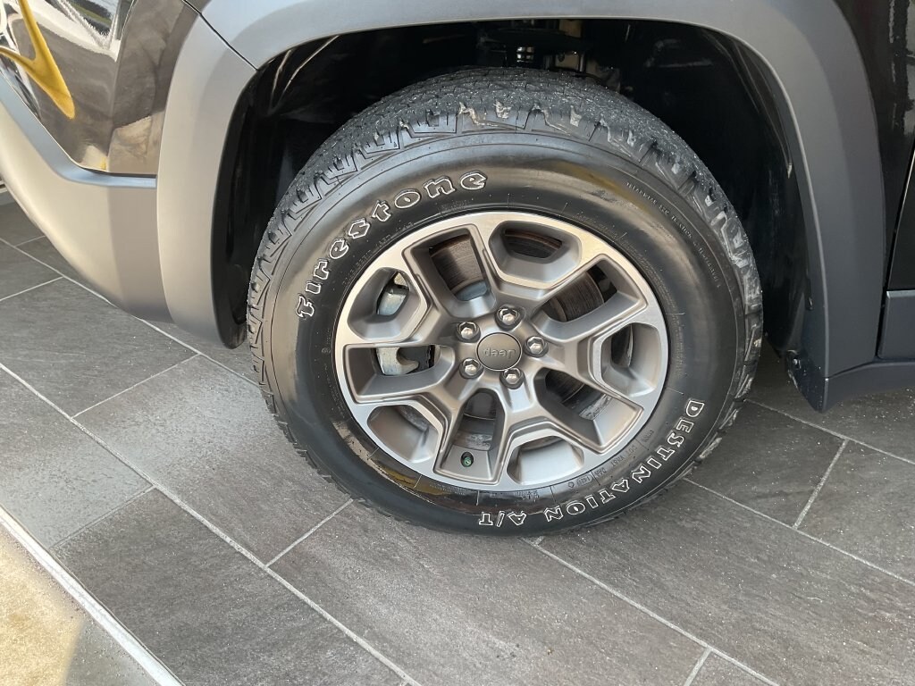 Used 2022 Jeep Cherokee Trailhawk SUV