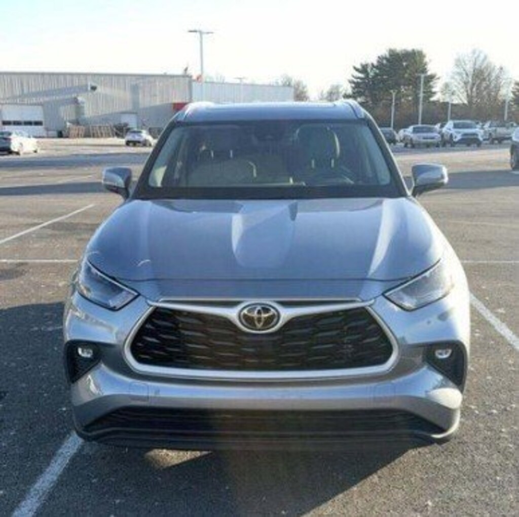 Used 2024 Toyota Highlander XLE SUV