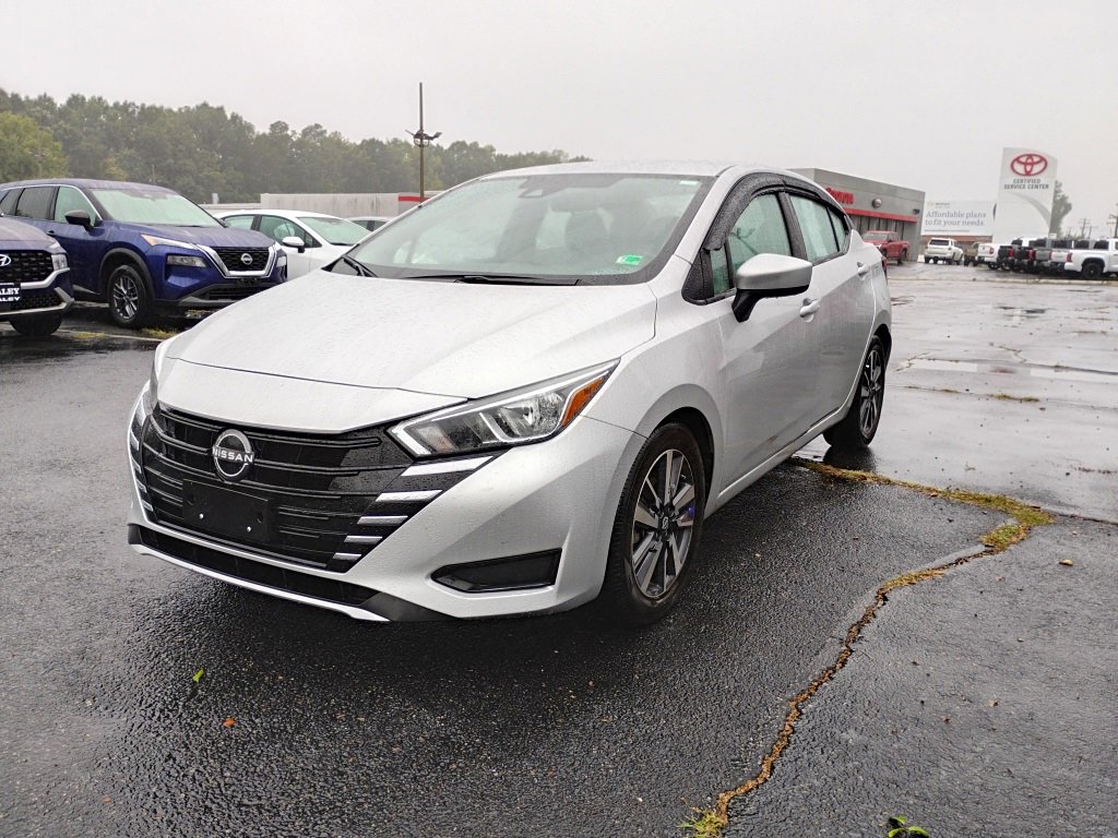 2023 Nissan Versa 1.6 SV Sedan photo 4