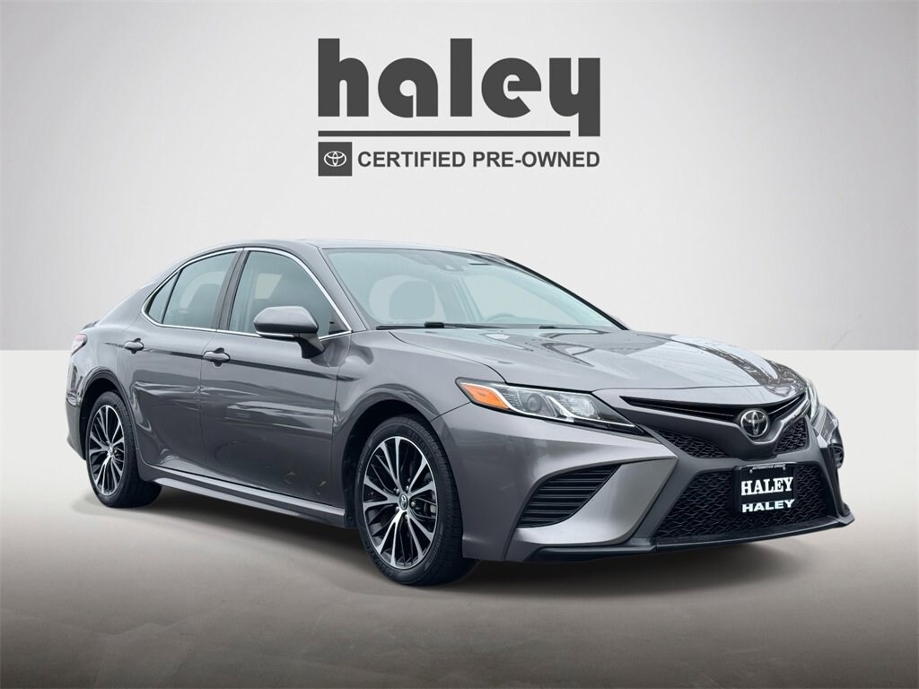 Used 2019 Toyota Camry SE Sedan