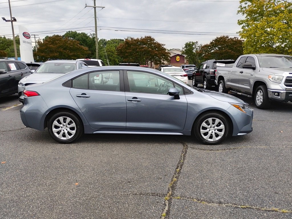 2024 Toyota Corolla LE photo 2
