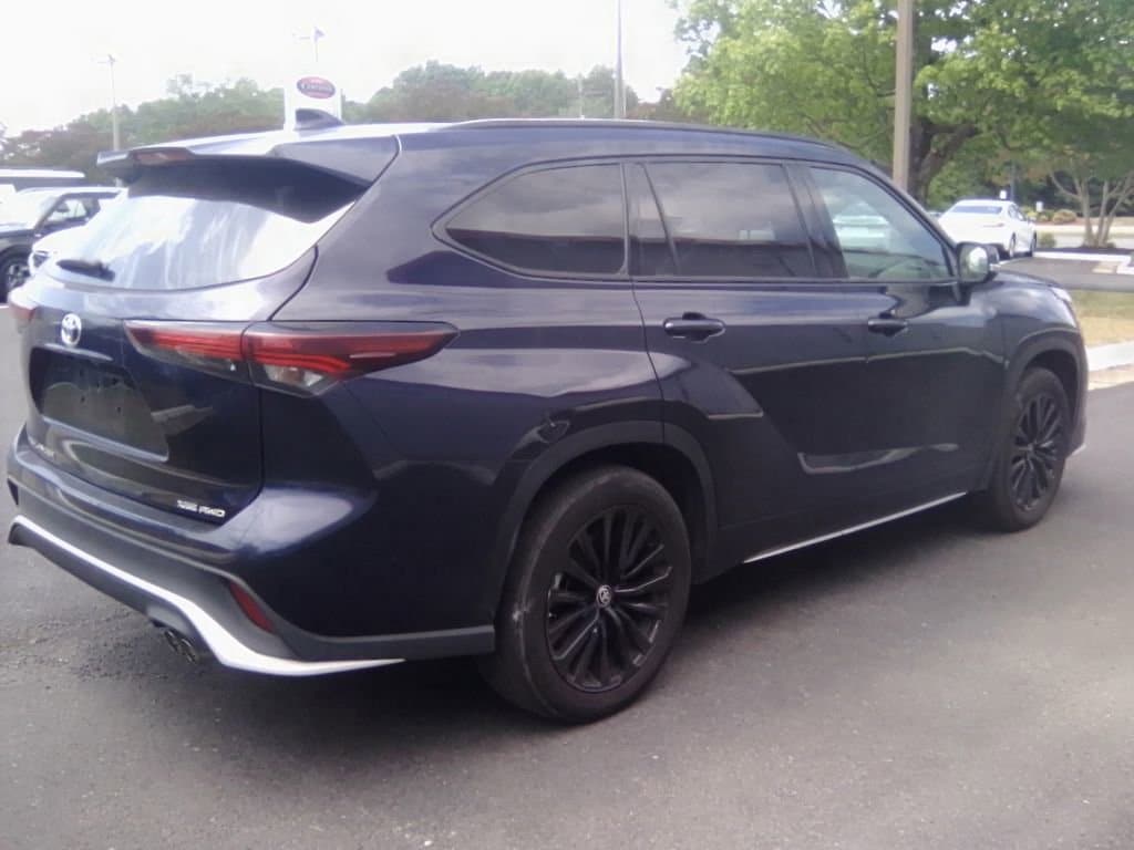 Used 2025 Toyota Highlander XSE SUV