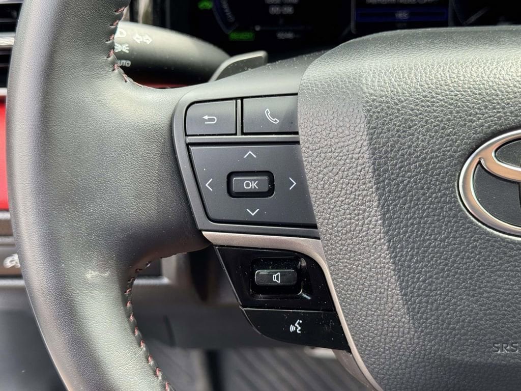 2025 Toyota Camry XSE - Photo 11