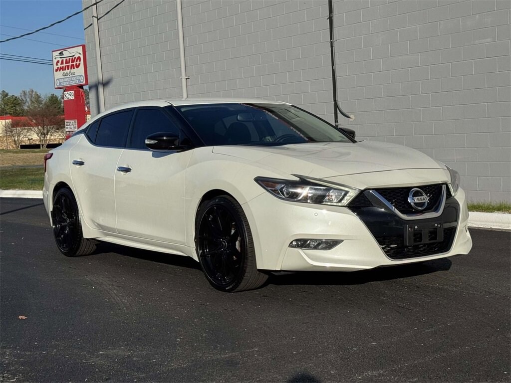 Used 2018 Nissan Maxima SR Sedan