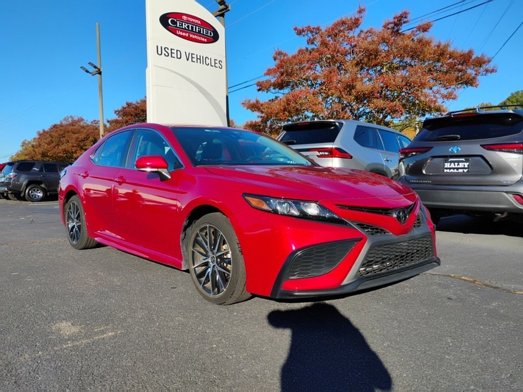 Used 2024 Toyota Camry SE Sedan