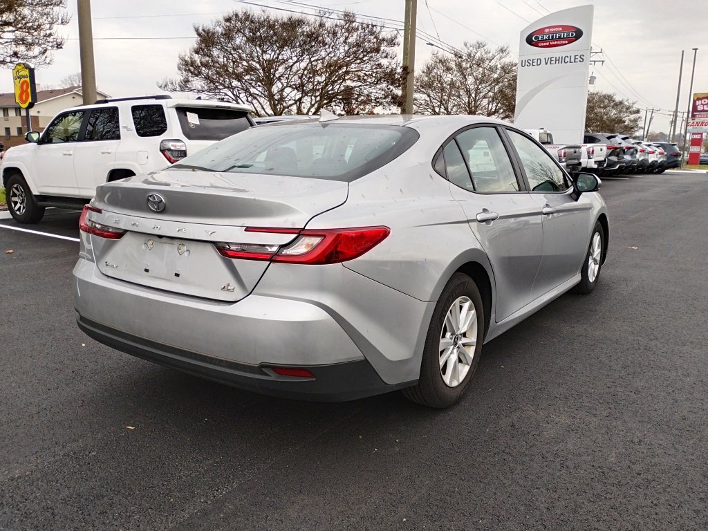 2025 Toyota Camry LE photo 3