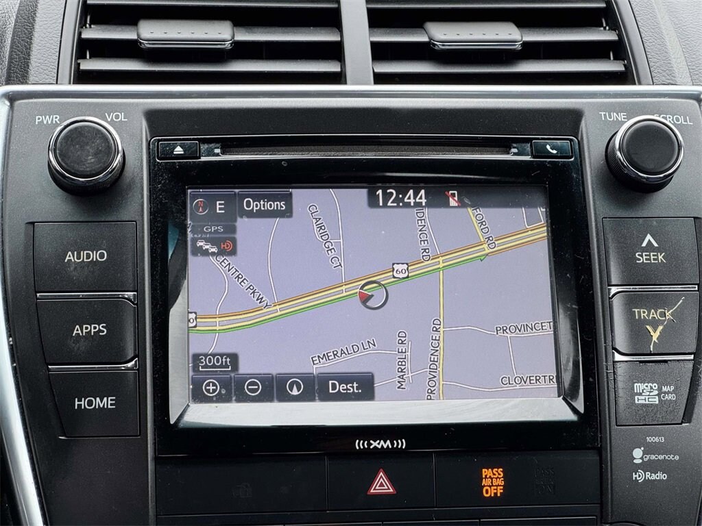 Used 2016 Toyota Camry SE Sedan