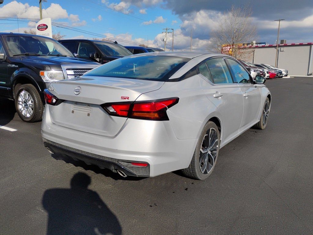 2023 Nissan Altima 2.5 SR photo 3