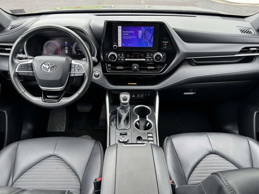 Used 2025 Toyota Highlander XSE SUV