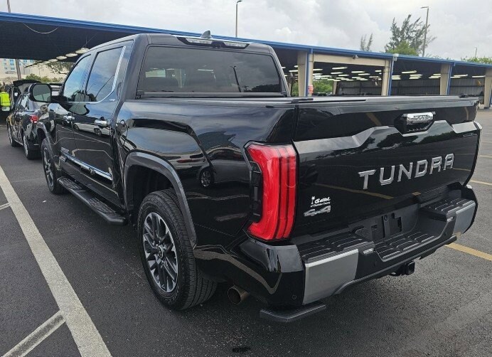 2024 Toyota Tundra Limited CrewMax photo 4