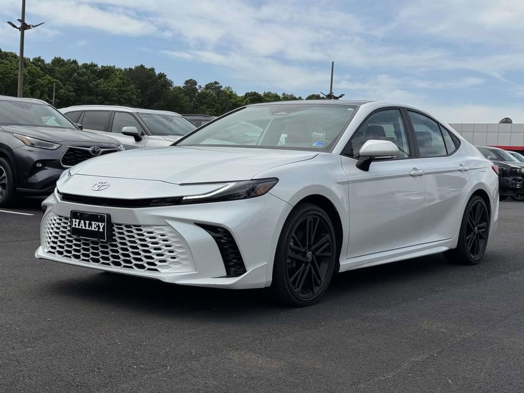 2025 Toyota Camry XSE - Photo 25