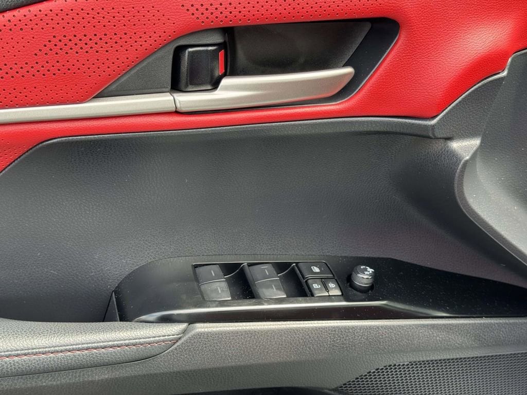 2025 Toyota Camry XSE - Photo 18