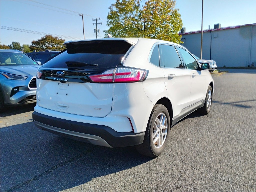 2024 Ford Edge SEL photo 3