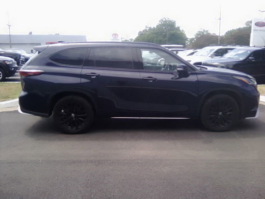 Used 2025 Toyota Highlander XSE SUV