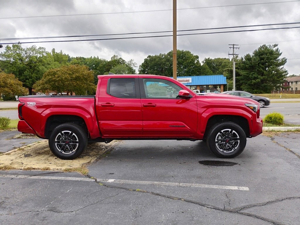 2024 Toyota Tacoma TRD Sport Double Cab photo 2