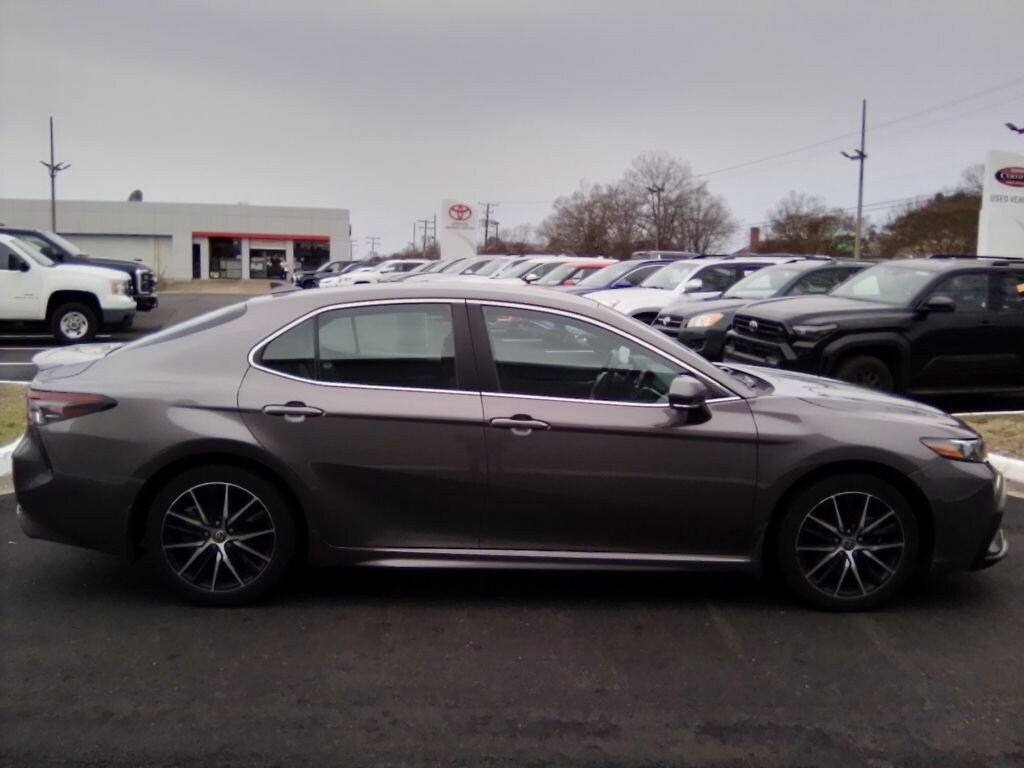 Used 2024 Toyota Camry SE Sedan