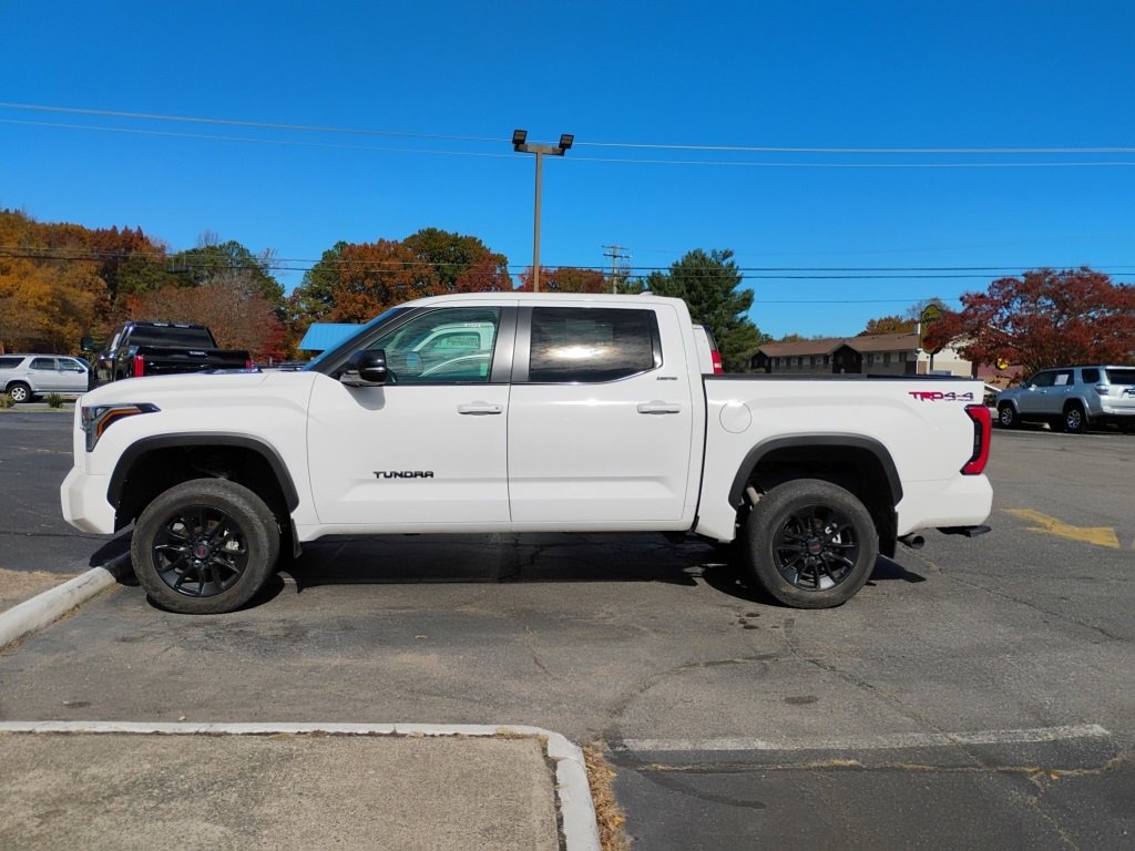 2024 Toyota Tundra Limited CrewMax photo 2