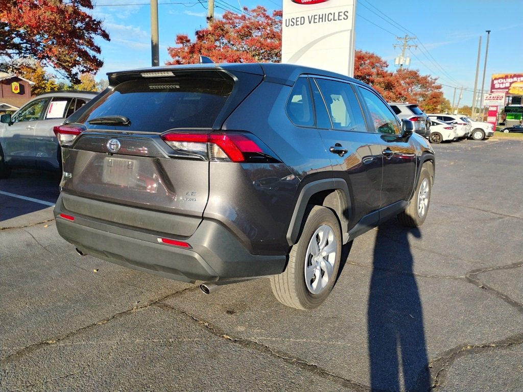 2024 Toyota RAV4 LE photo 2